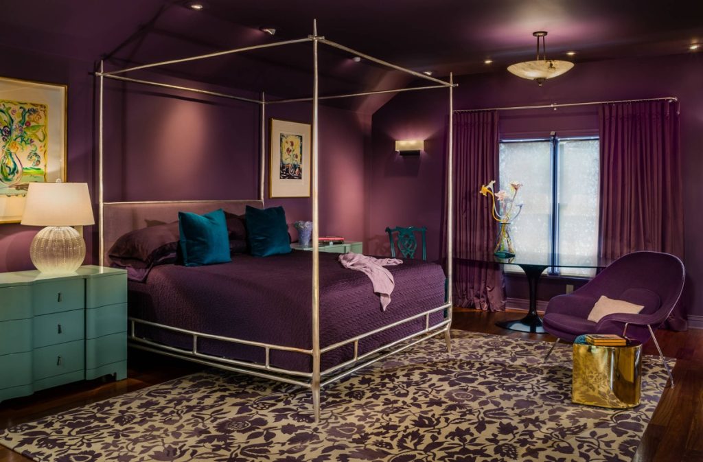 Chambre violet ultra originale